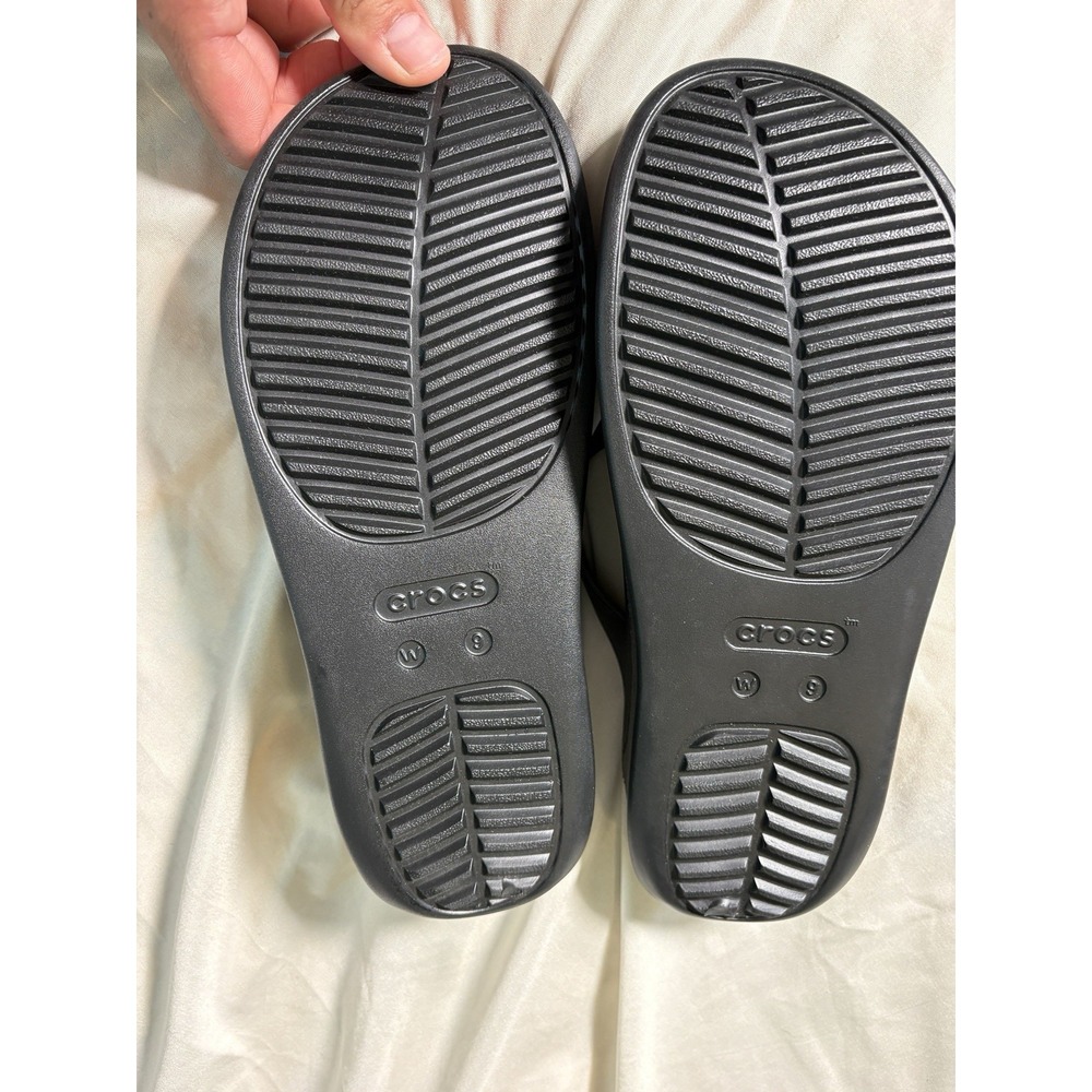 Crocs Getaway Flip Sandals Black Womens 9 Free Feel Comfort Thong Sandals - Picture 3 of 3